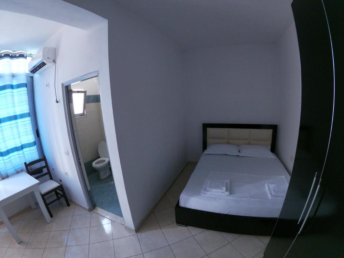 Honey Apartments Near Promenade Sarandë Buitenkant foto