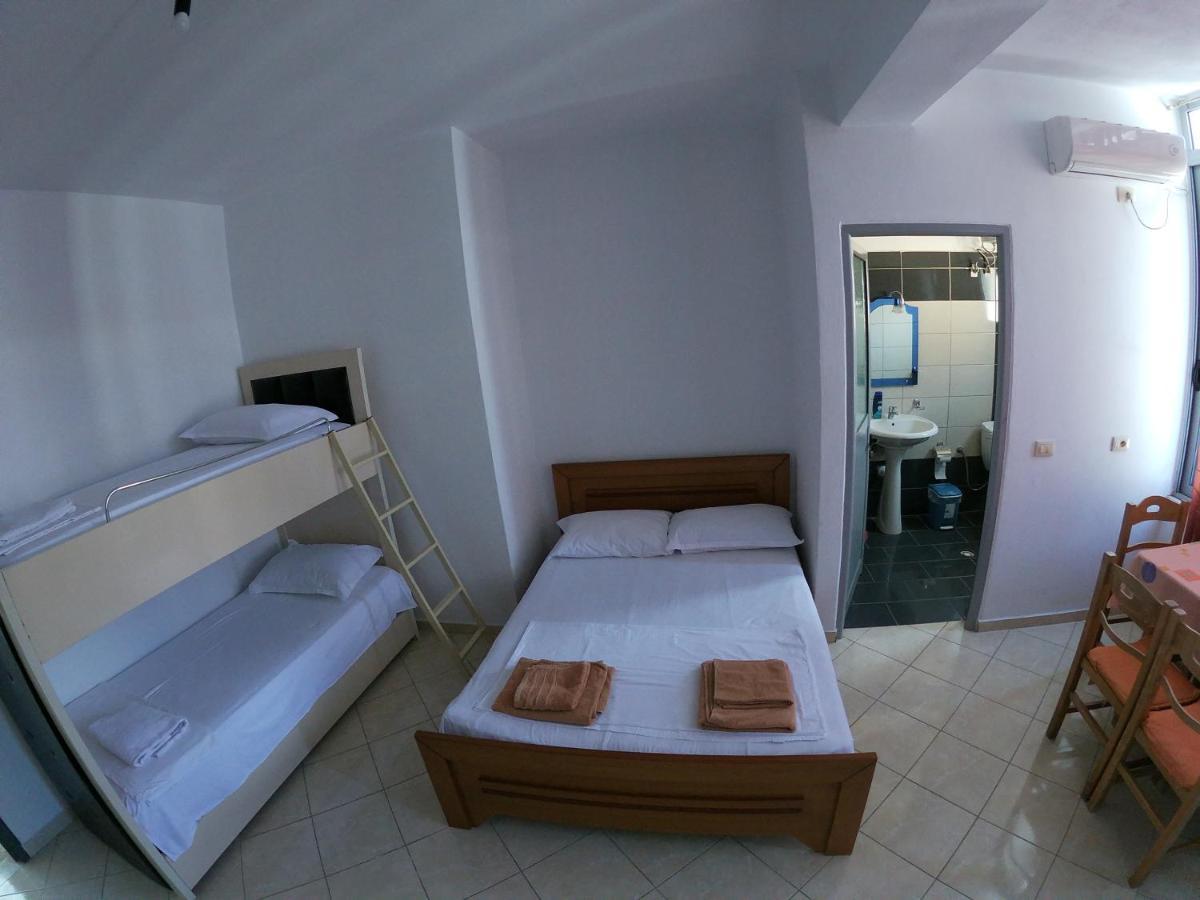 Honey Apartments Near Promenade Sarandë Buitenkant foto