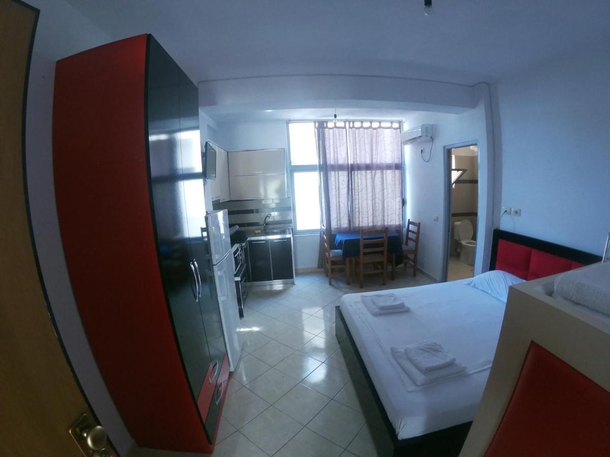 Honey Apartments Near Promenade Sarandë Buitenkant foto