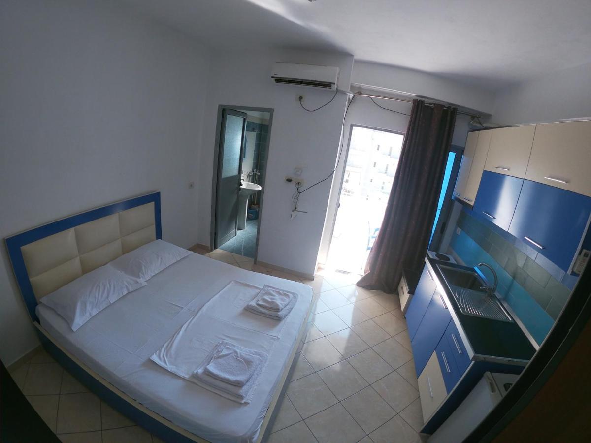 Honey Apartments Near Promenade Sarandë Buitenkant foto